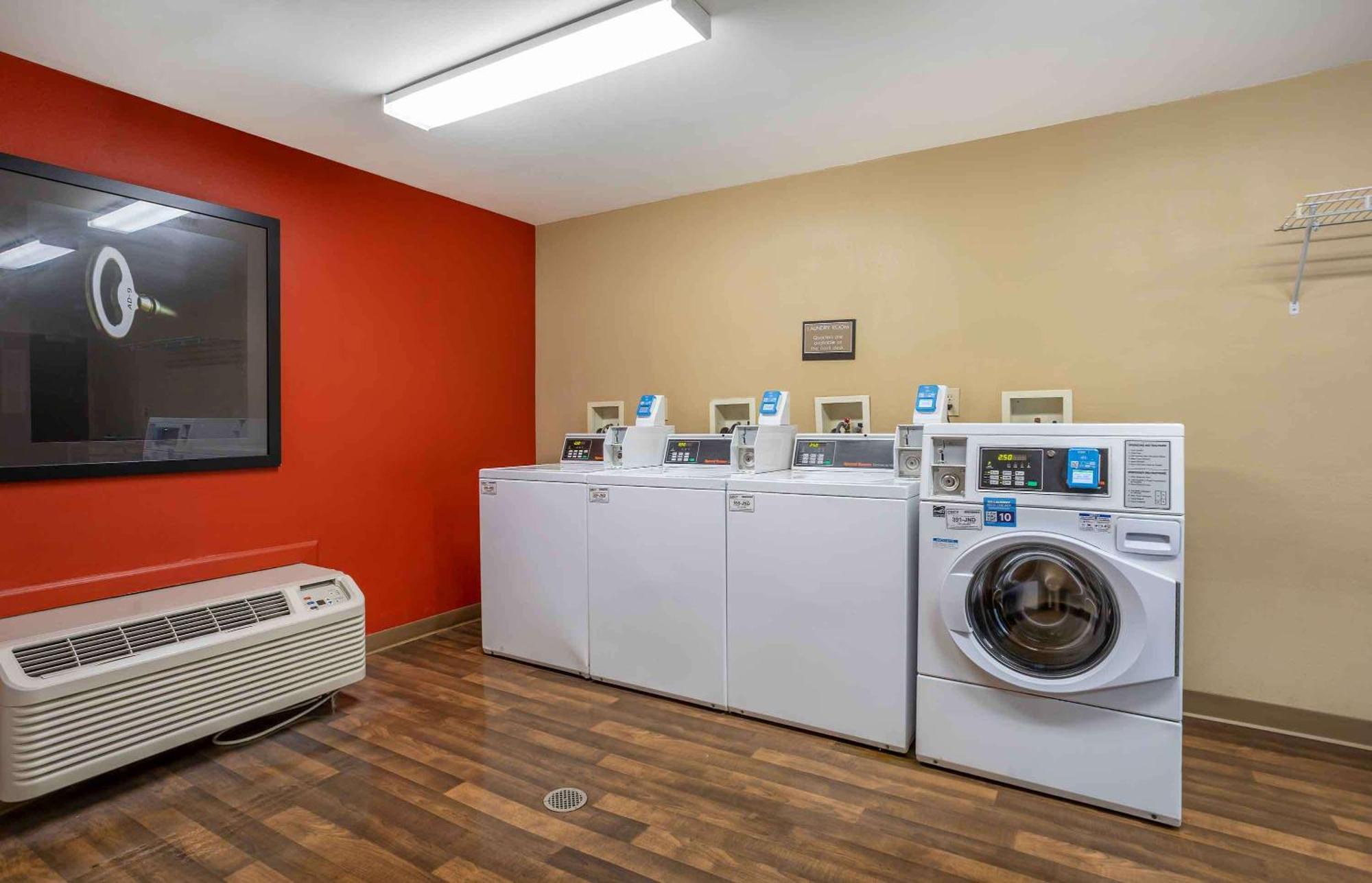 Extended Stay America Suites - Long Island - Melville Buitenkant foto